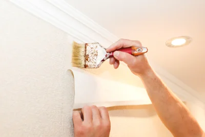 Pose de papier peint à Chiddes — revêtements muraux et toiles de verre